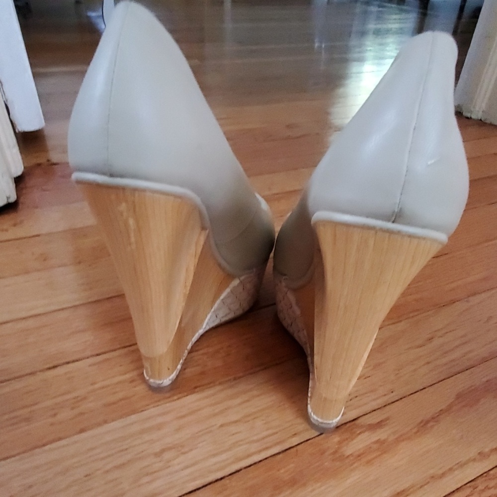 Shoes - Picture 3 of 7